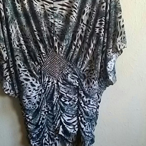 Avenue Tops - Final Price Avenue Over-sized Top